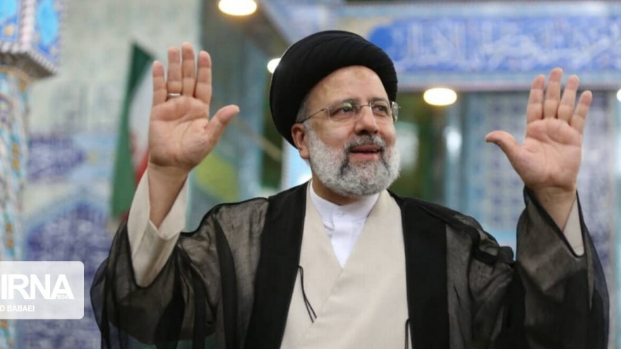 Ứng cử viên Ebrahim Raisi đang dẫn đầu cuộc bầu cử tổng thống Iran